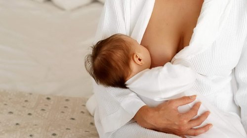 Кормление ребенка грудью